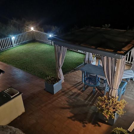 Nel Verde Del Villaggio - Casetta Celeste Гоннеза Экстерьер фото