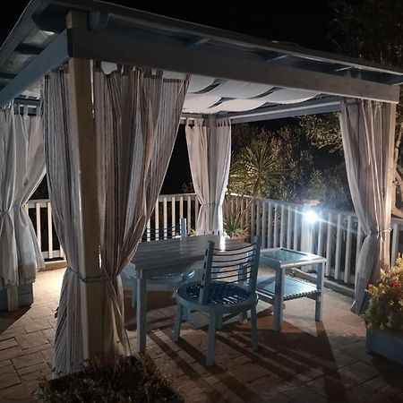 Nel Verde Del Villaggio - Casetta Celeste Гоннеза Экстерьер фото