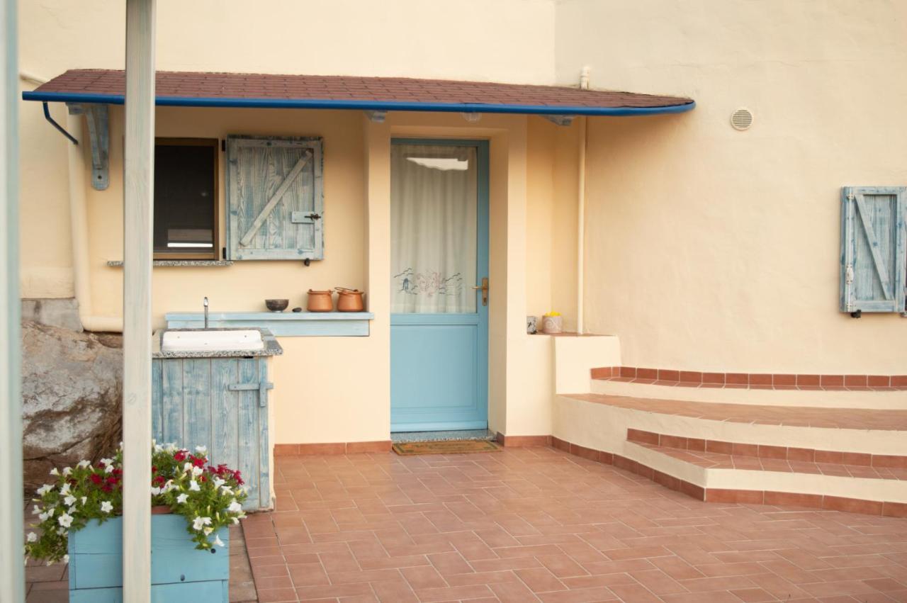 Nel Verde Del Villaggio - Casetta Celeste Гоннеза Экстерьер фото